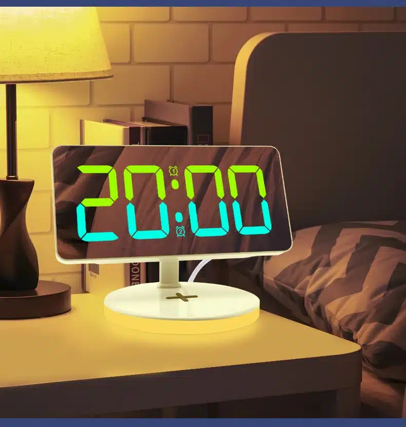 New Design LED Night Light Digital Alarm Clock 15W Fast Charging Station Wireless Charger with Alarm Clock