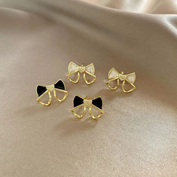 Black & White Bowknot Flower Stud Earrings