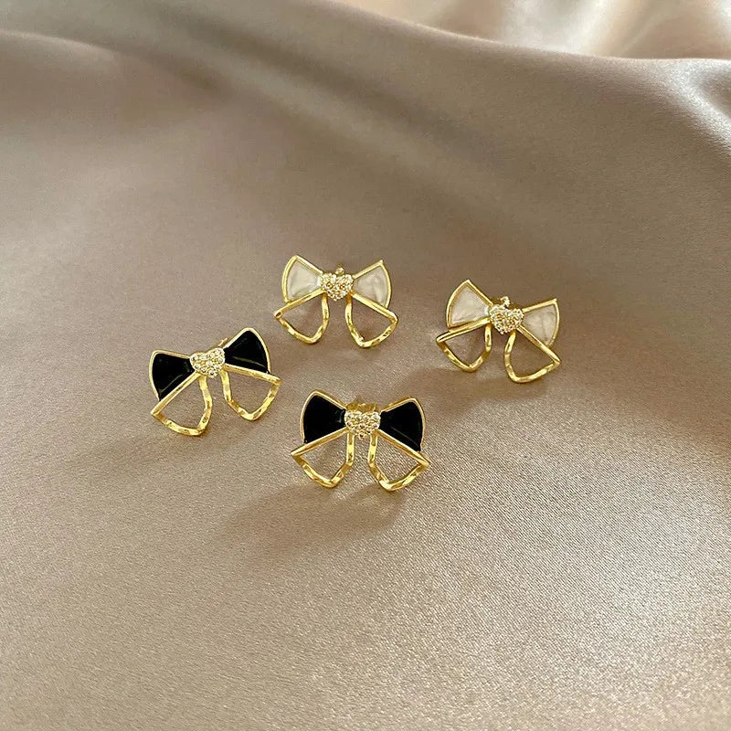 Black & White Bowknot Flower Stud Earrings