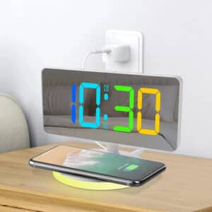 New Design LED Night Light Digital Alarm Clock 15W Fast Charging Station Wireless Charger with Alarm Clock