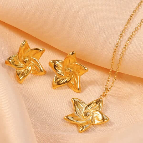 Vintage Flower Necklace & Stud Earrings Set for Women