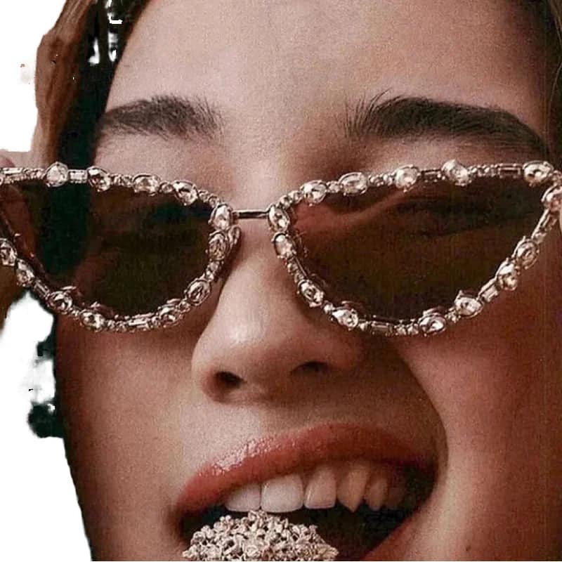 Women's Luxurious Cat Eye Sunglasses with Diamond Accents - Image 2